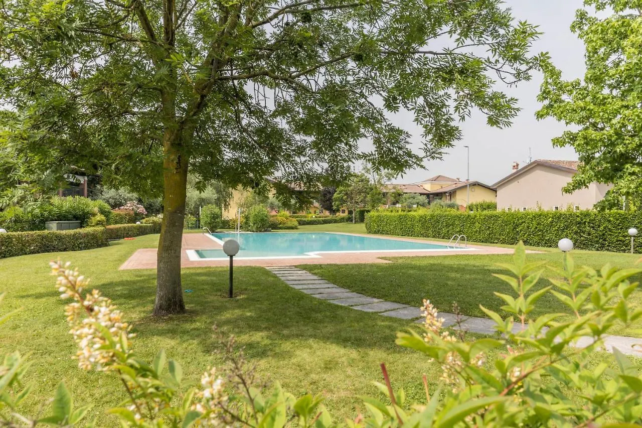 La Collina- Garda Lake 폰티술민치오